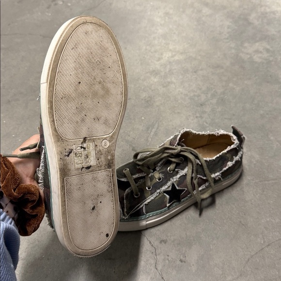 Myra Bag Camo Sneakers, Size 8 - Picture 3 of 7